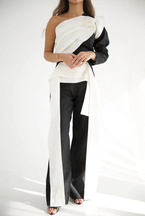 The black and white set
