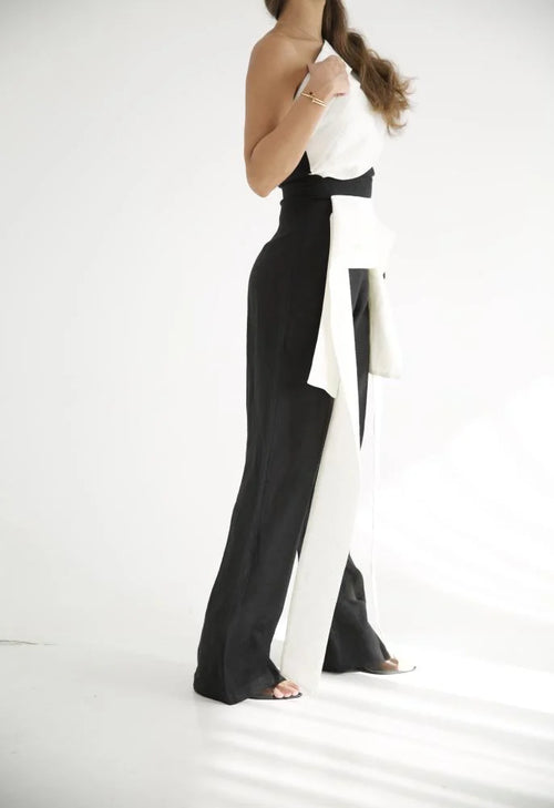 The black and white set